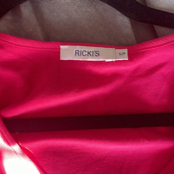 Ricki’s size small bright pink top - Picture 3 of 5